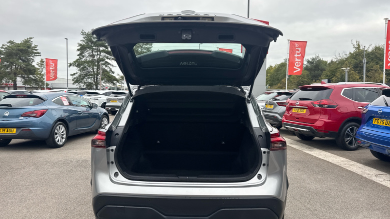 Nissan Qashqai 1.3 DiG-T MH Acenta Premium 5dr Petrol Hatchback